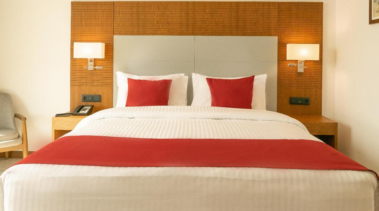 Yaoundé Star Land Hotel Bastos מראה חיצוני תמונה