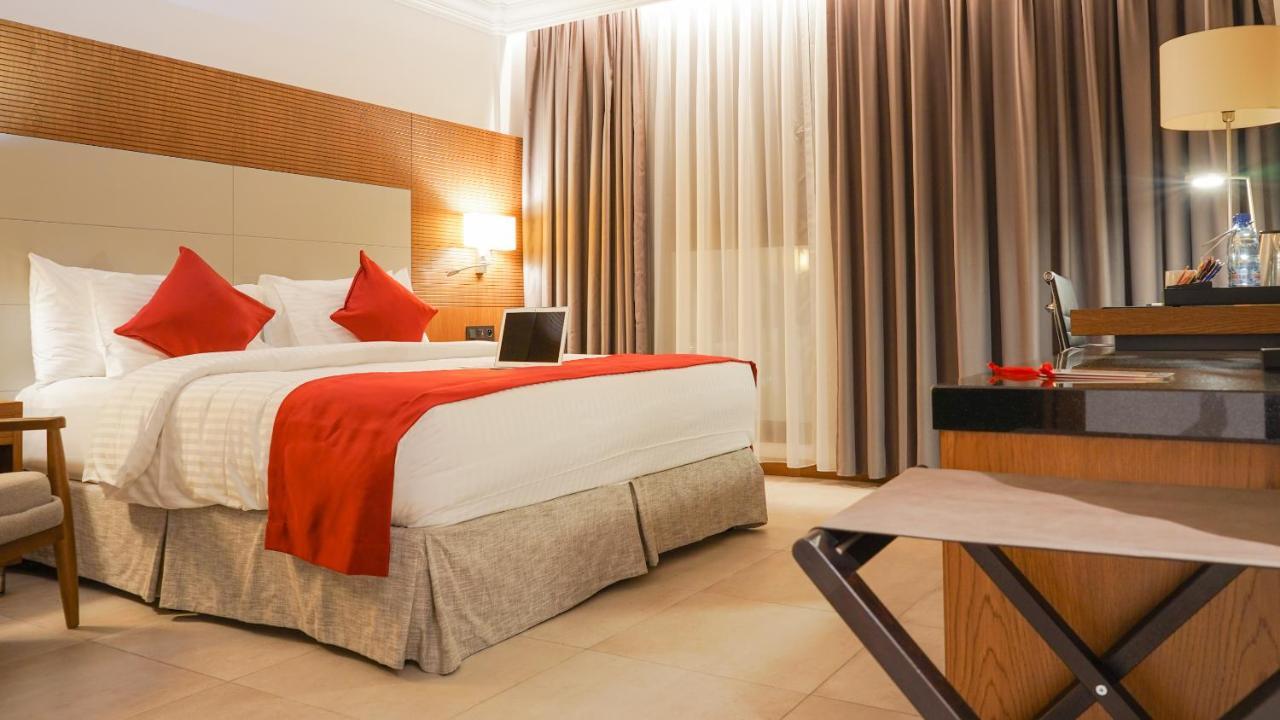 Yaoundé Star Land Hotel Bastos מראה חיצוני תמונה