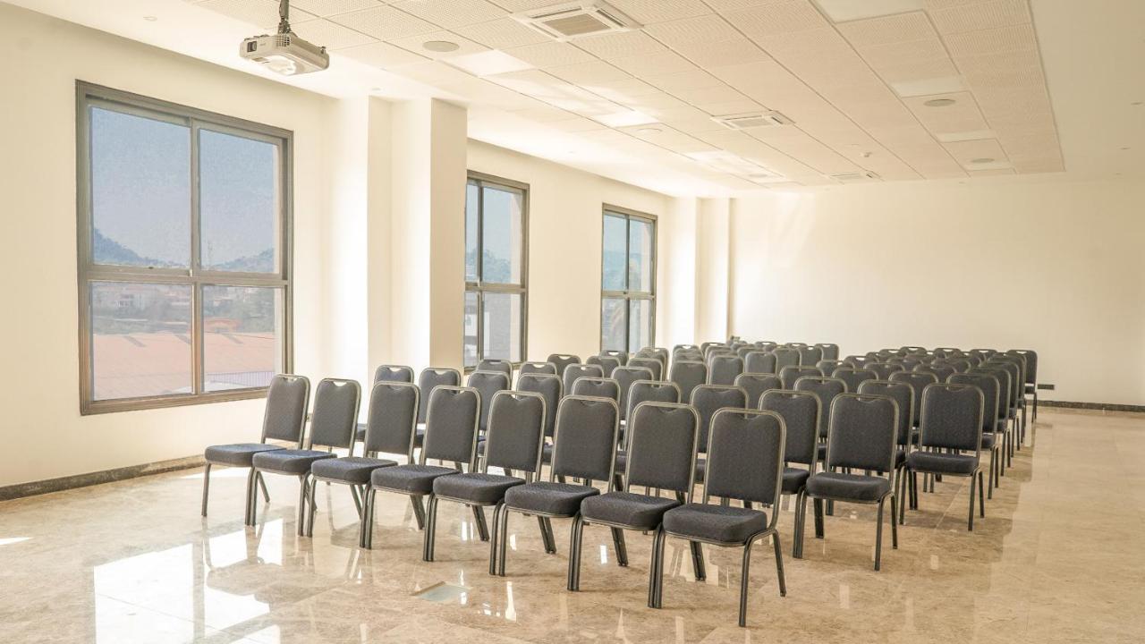 Yaoundé Star Land Hotel Bastos מראה חיצוני תמונה