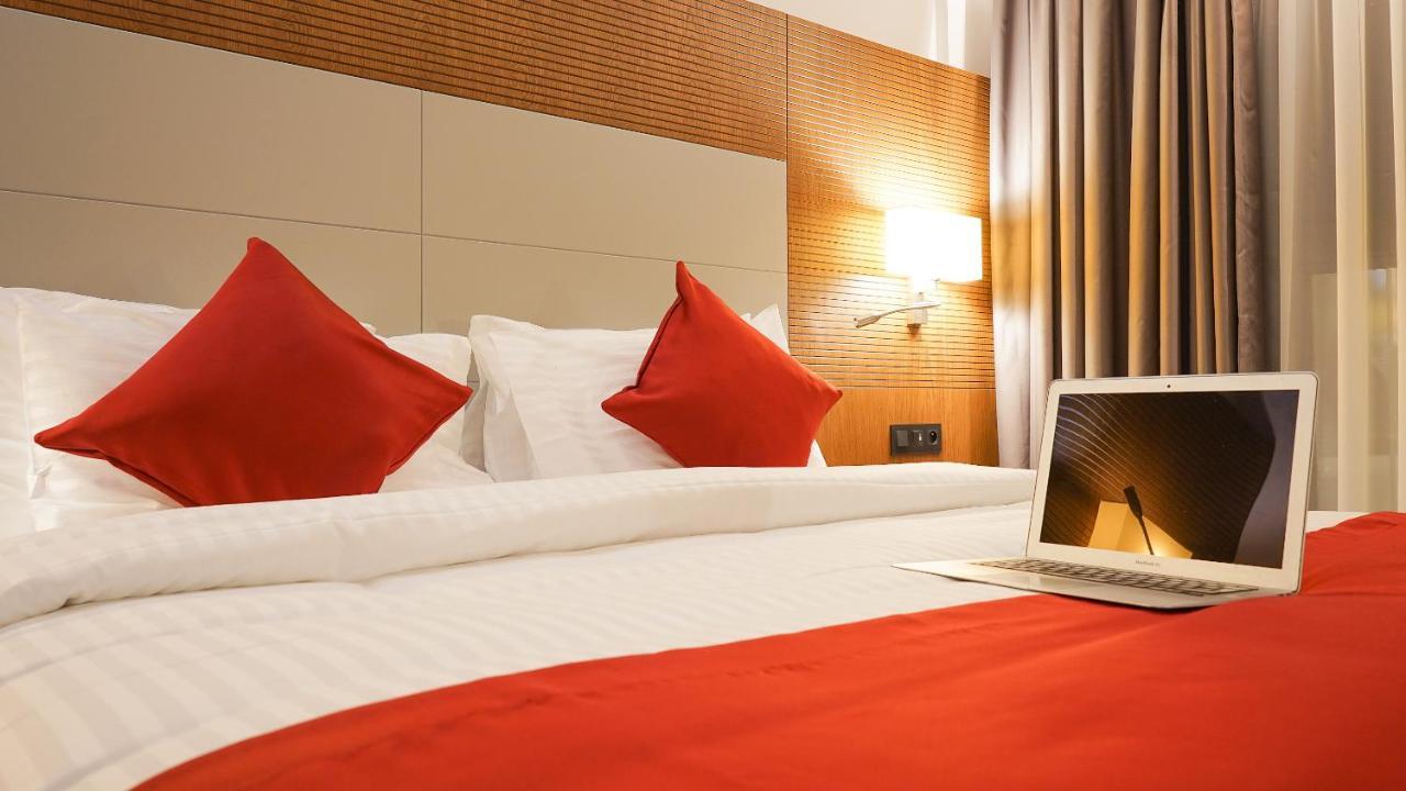 Yaoundé Star Land Hotel Bastos מראה חיצוני תמונה