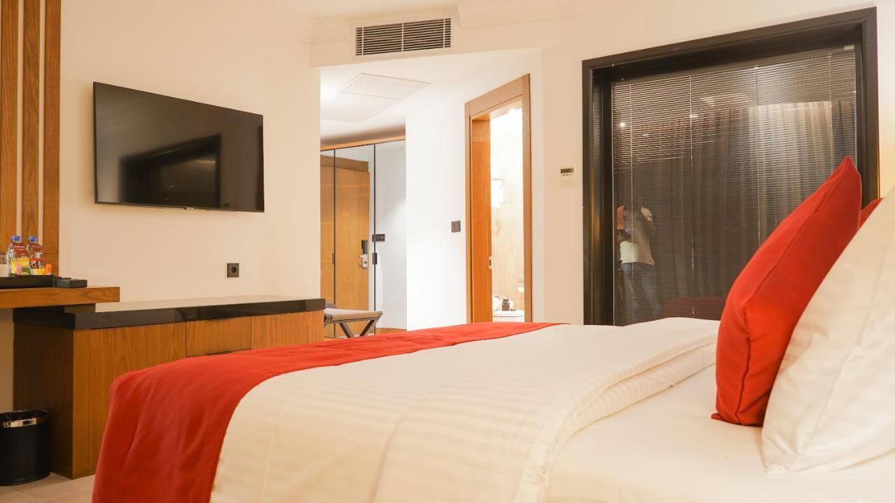 Yaoundé Star Land Hotel Bastos מראה חיצוני תמונה