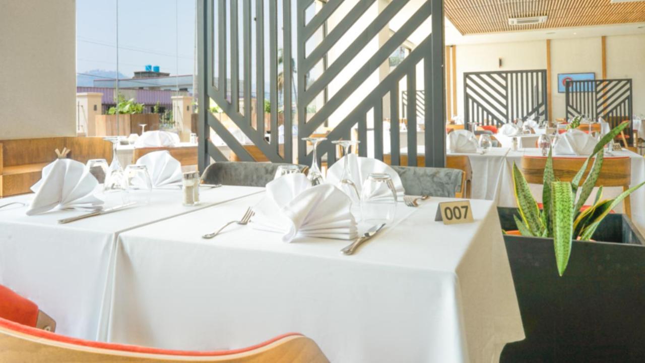Yaoundé Star Land Hotel Bastos מראה חיצוני תמונה