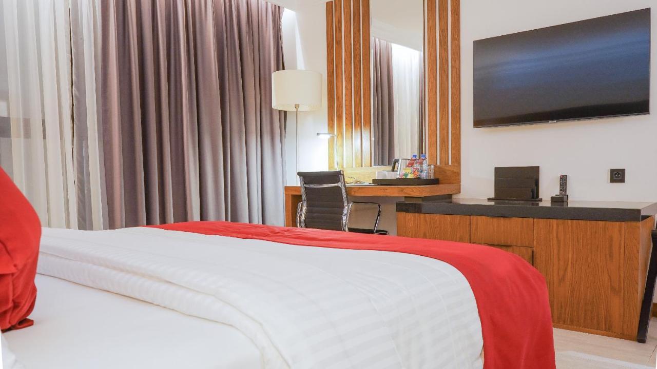 Yaoundé Star Land Hotel Bastos מראה חיצוני תמונה