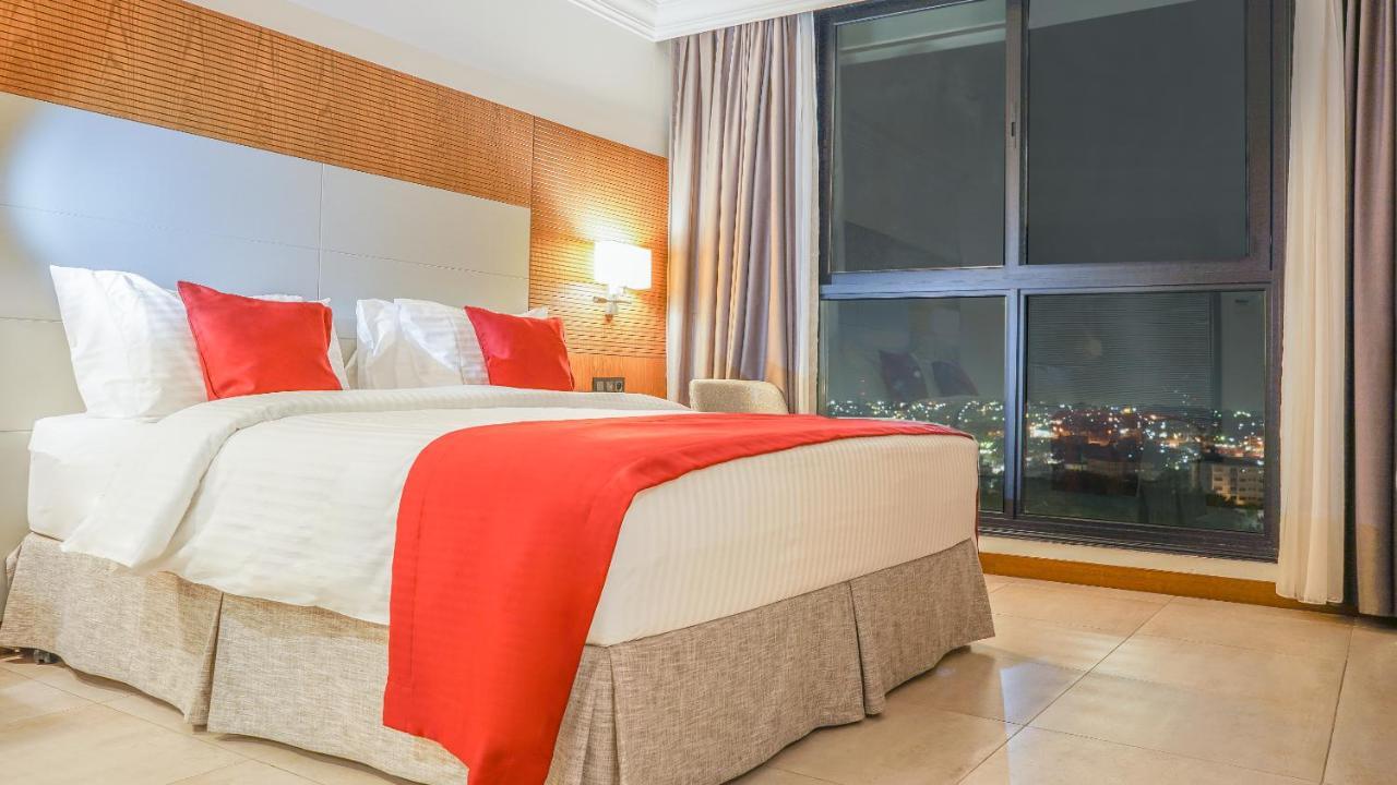 Yaoundé Star Land Hotel Bastos מראה חיצוני תמונה